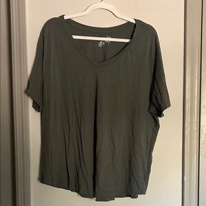 Terra & Sky Dark Green V-Neck Short Sleeve Top